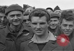 Image des prisonniers alliés Moosburg Allemagne, 1945, de la seconde 4 séquences d'archives historiques vidéo 65675049540