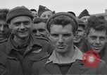 Image des prisonniers alliés Moosburg Allemagne, 1945, de la seconde 5 séquences d'archives historiques vidéo 65675049540