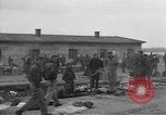 Image des prisonniers alliés Moosburg Allemagne, 1945, de la seconde 13 séquences d'archives historiques vidéo 65675049540