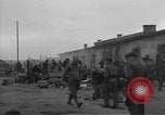 Image des prisonniers alliés Moosburg Allemagne, 1945, de la seconde 44 séquences d'archives historiques vidéo 65675049540