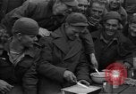 Image des prisonniers alliés Moosburg Allemagne, 1945, de la seconde 57 séquences d'archives historiques vidéo 65675049540