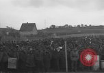 Standbild deutschen Gefangenen Langenzenn Deutschland, 1945, aus Sekunde 9 historischem Filmmaterial Videoclip 65675049541