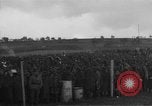 Standbild deutschen Gefangenen Langenzenn Deutschland, 1945, aus Sekunde 17 historischem Filmmaterial Videoclip 65675049541