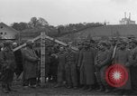 Standbild deutschen Gefangenen Langenzenn Deutschland, 1945, aus Sekunde 21 historischem Filmmaterial Videoclip 65675049541