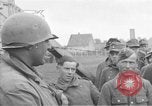 Standbild deutschen Gefangenen Langenzenn Deutschland, 1945, aus Sekunde 26 historischem Filmmaterial Videoclip 65675049541