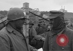 Standbild deutschen Gefangenen Langenzenn Deutschland, 1945, aus Sekunde 47 historischem Filmmaterial Videoclip 65675049541