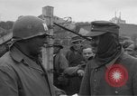 Standbild deutschen Gefangenen Langenzenn Deutschland, 1945, aus Sekunde 51 historischem Filmmaterial Videoclip 65675049541