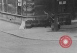 Standbild errichten Barrikaden Paris Frankreich, 1944, aus Sekunde 4 historischem Filmmaterial Videoclip 65675049546
