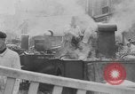 Standbild errichten Barrikaden Paris Frankreich, 1944, aus Sekunde 42 historischem Filmmaterial Videoclip 65675049546