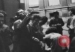 Standbild errichten Barrikaden Paris Frankreich, 1944, aus Sekunde 46 historischem Filmmaterial Videoclip 65675049546