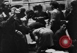 Standbild errichten Barrikaden Paris Frankreich, 1944, aus Sekunde 48 historischem Filmmaterial Videoclip 65675049546