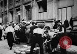 Standbild errichten Barrikaden Paris Frankreich, 1944, aus Sekunde 53 historischem Filmmaterial Videoclip 65675049546