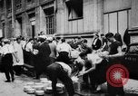 Standbild errichten Barrikaden Paris Frankreich, 1944, aus Sekunde 54 historischem Filmmaterial Videoclip 65675049546