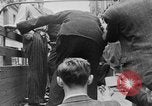 Standbild FFI round up Mitarbeiter Paris Frankreich, 1944, aus Sekunde 14 historischem Filmmaterial Videoclip 65675049547