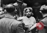 Standbild FFI round up Mitarbeiter Paris Frankreich, 1944, aus Sekunde 21 historischem Filmmaterial Videoclip 65675049547