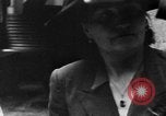Standbild FFI round up Mitarbeiter Paris Frankreich, 1944, aus Sekunde 28 historischem Filmmaterial Videoclip 65675049547