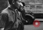 Standbild FFI round up Mitarbeiter Paris Frankreich, 1944, aus Sekunde 34 historischem Filmmaterial Videoclip 65675049547