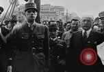 Standbild General Charles de Gaulle besuchen Arc de Triomphe Paris Frankreich, 1944, aus Sekunde 22 historischem Filmmaterial Videoclip 65675049552