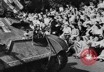 Standbild General Charles de Gaulle besuchen Arc de Triomphe Paris Frankreich, 1944, aus Sekunde 44 historischem Filmmaterial Videoclip 65675049552