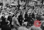 Standbild General Charles de Gaulle besuchen Arc de Triomphe Paris Frankreich, 1944, aus Sekunde 48 historischem Filmmaterial Videoclip 65675049552