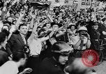 Standbild General Charles de Gaulle besuchen Arc de Triomphe Paris Frankreich, 1944, aus Sekunde 53 historischem Filmmaterial Videoclip 65675049552