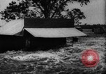 Standbild 1927 Mississippi Überschwemmung United States USA, 1927, aus Sekunde 50 historischem Filmmaterial Videoclip 65675049556