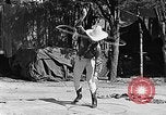 Standbild rope Tricks Hollywood Los Angeles California USA, 1930, aus Sekunde 25 historischem Filmmaterial Videoclip 65675049601