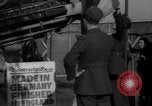 Immagine di Si è schiantato Messerschmitt Me109 aeromobile Londra Inghilterra Regno Unito, 1940, secondo 10 filmato di repertorio 65675049620