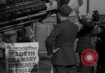 Immagine di Si è schiantato Messerschmitt Me109 aeromobile Londra Inghilterra Regno Unito, 1940, secondo 11 filmato di repertorio 65675049620