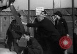 Immagine di Si è schiantato Messerschmitt Me109 aeromobile Londra Inghilterra Regno Unito, 1940, secondo 26 filmato di repertorio 65675049620