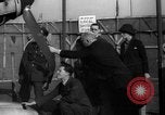 Immagine di Si è schiantato Messerschmitt Me109 aeromobile Londra Inghilterra Regno Unito, 1940, secondo 29 filmato di repertorio 65675049620