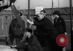Immagine di Si è schiantato Messerschmitt Me109 aeromobile Londra Inghilterra Regno Unito, 1940, secondo 30 filmato di repertorio 65675049620