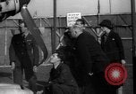 Immagine di Si è schiantato Messerschmitt Me109 aeromobile Londra Inghilterra Regno Unito, 1940, secondo 31 filmato di repertorio 65675049620