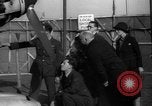 Immagine di Si è schiantato Messerschmitt Me109 aeromobile Londra Inghilterra Regno Unito, 1940, secondo 32 filmato di repertorio 65675049620