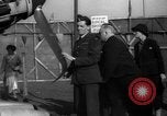 Immagine di Si è schiantato Messerschmitt Me109 aeromobile Londra Inghilterra Regno Unito, 1940, secondo 38 filmato di repertorio 65675049620