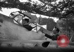Immagine di Si è schiantato Messerschmitt Me109 aeromobile Londra Inghilterra Regno Unito, 1940, secondo 41 filmato di repertorio 65675049620