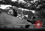 Immagine di Si è schiantato Messerschmitt Me109 aeromobile Londra Inghilterra Regno Unito, 1940, secondo 42 filmato di repertorio 65675049620