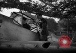 Immagine di Si è schiantato Messerschmitt Me109 aeromobile Londra Inghilterra Regno Unito, 1940, secondo 45 filmato di repertorio 65675049620