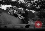 Immagine di Si è schiantato Messerschmitt Me109 aeromobile Londra Inghilterra Regno Unito, 1940, secondo 49 filmato di repertorio 65675049620