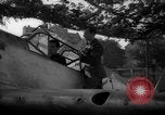 Immagine di Si è schiantato Messerschmitt Me109 aeromobile Londra Inghilterra Regno Unito, 1940, secondo 50 filmato di repertorio 65675049620