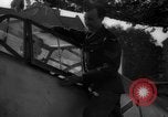 Immagine di Si è schiantato Messerschmitt Me109 aeromobile Londra Inghilterra Regno Unito, 1940, secondo 59 filmato di repertorio 65675049620