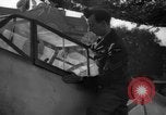 Immagine di Si è schiantato Messerschmitt Me109 aeromobile Londra Inghilterra Regno Unito, 1940, secondo 62 filmato di repertorio 65675049620