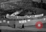 Standbild Messerschmitt Me-109 Flugzeuge London England, 1940, aus Sekunde 4 historischem Filmmaterial Videoclip 65675049621