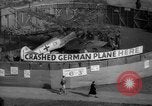 Standbild Messerschmitt Me-109 Flugzeuge London England, 1940, aus Sekunde 5 historischem Filmmaterial Videoclip 65675049621