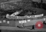 Standbild Messerschmitt Me-109 Flugzeuge London England, 1940, aus Sekunde 6 historischem Filmmaterial Videoclip 65675049621