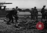 Image salvage équipage Royaume-Uni, 1940, de la seconde 42 séquences d'archives historiques vidéo 65675049622
