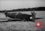 Standbild Messerschemitt deutsche Flugzeuge Vereinigtes Königreich, 1940, aus Sekunde 13 historischem Filmmaterial Videoclip 65675049623