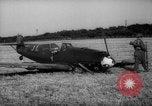 Standbild Messerschemitt deutsche Flugzeuge Vereinigtes Königreich, 1940, aus Sekunde 15 historischem Filmmaterial Videoclip 65675049623