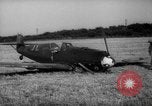Standbild Messerschemitt deutsche Flugzeuge Vereinigtes Königreich, 1940, aus Sekunde 17 historischem Filmmaterial Videoclip 65675049623