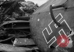 Image allemand Swastika aéronefs Royaume-Uni, 1940, de la seconde 33 séquences d'archives historiques vidéo 65675049625